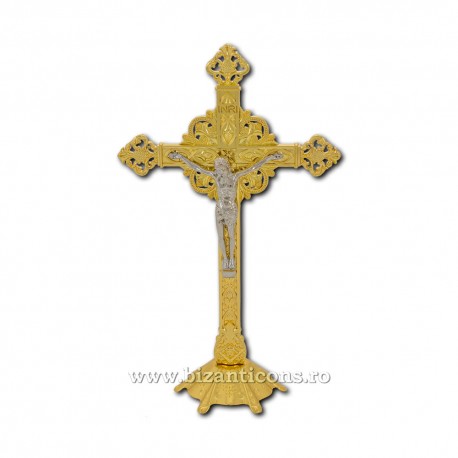 6-154 ένας σταυρός από μέταλλο, με βάση - 32cm 40/box